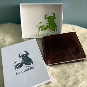 Bull Guard Men’s RFID Blocking Bifold Genuine Leather Wallet